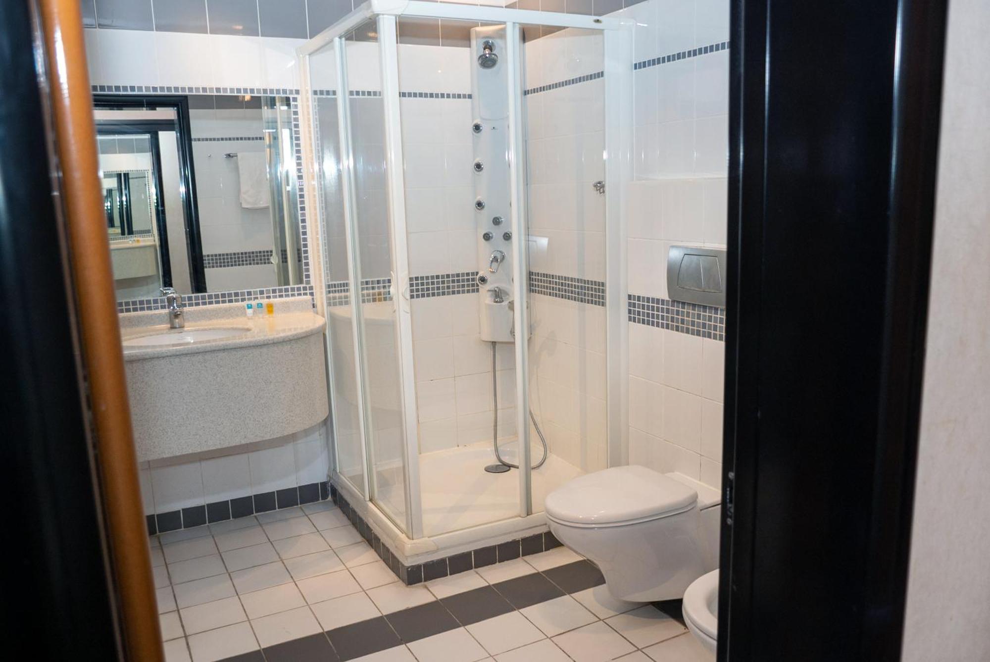 One Pavilion Luxury Serviced Apartments Манама Экстерьер фото